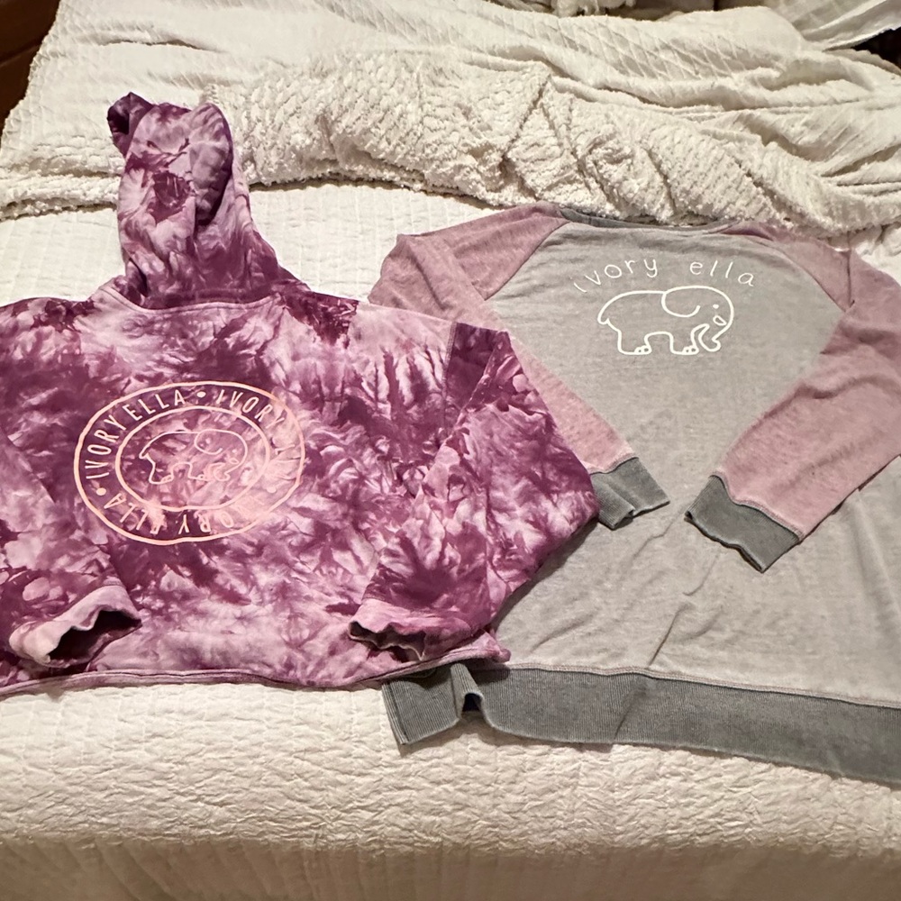 Ivory Ella Lot of 2 sweatshirts size Large